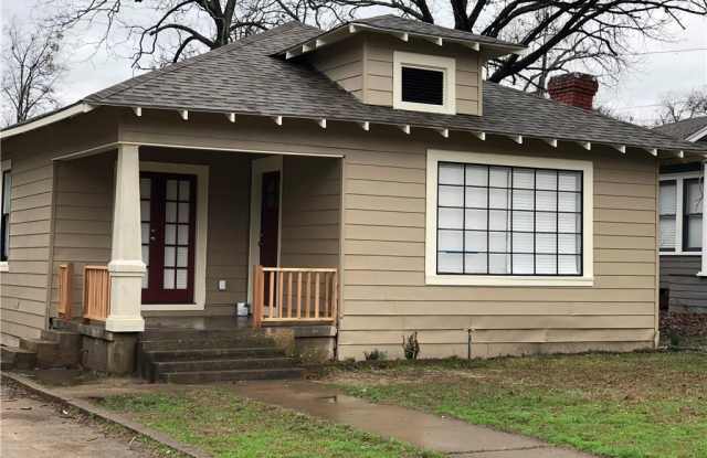 206 E 6th Street - 206 East 6th Street, Dallas, TX 75203