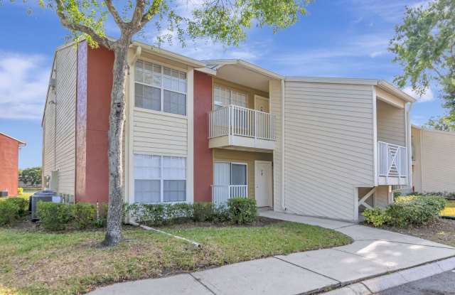 1/1 Condo with Lakeview - 203 Lake Parsons Green, Brandon, FL 33511