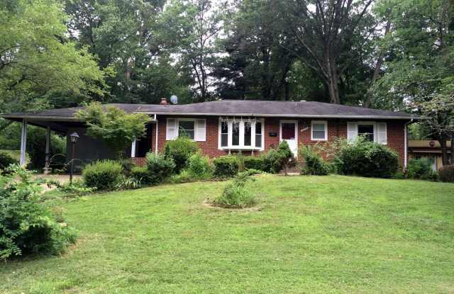 9027 DELLWOOD DRIVE - 9027 Dellwood Drive, Oakton, VA 22180