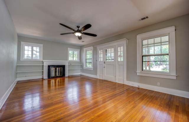 Freshly Updated 3 Bedroom House photos photos