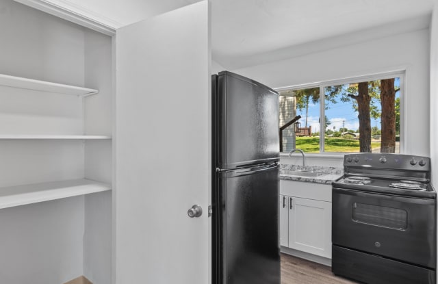 Creekside Apartments Gallery 3