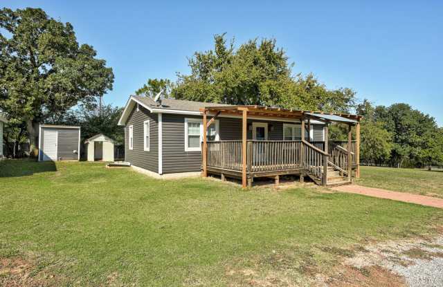 Well Cared 2 Bed / 1 Bath Home in CHOCTAW OK! *$500 move-in special - 13114 Shirley Lane, Midwest City, OK 73020