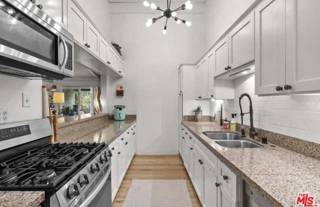 6425 Green Valley Cir Gallery 3