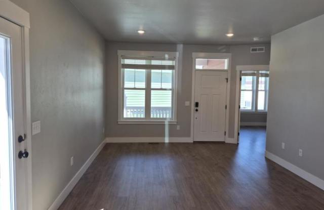 1661 Annas Garden Ln Gallery 3