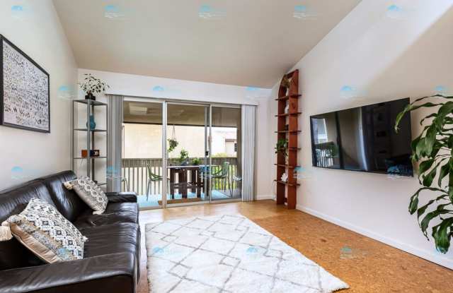Top Floor Furnished Condo In The Heart Of Pacific Beach (Pacific Beach / Mission Bay) photos photos