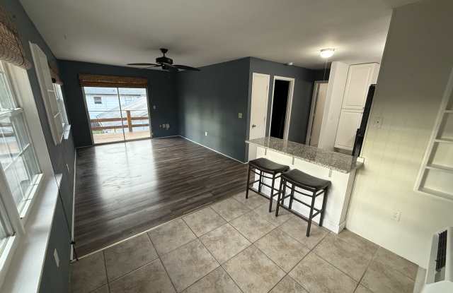 4715 Hollingsworth Avenue photos photos