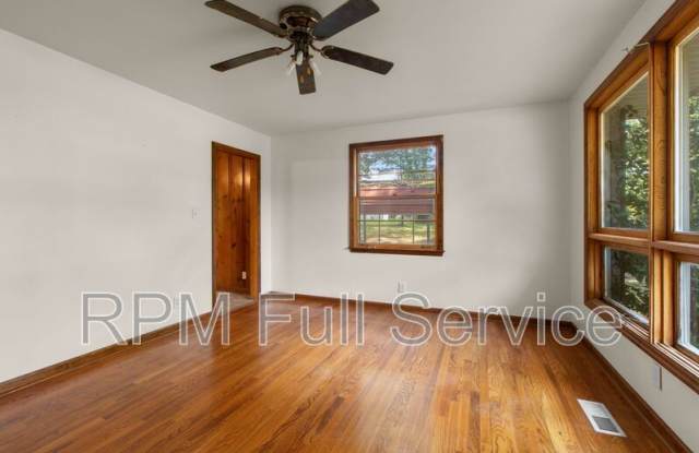 570 Carol Drive Gallery 3