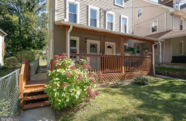947 GLENBROOK Avenue Gallery 2