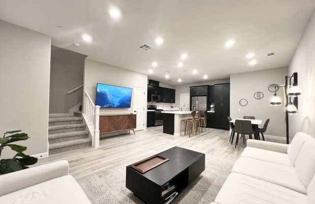 1096 Delpy View Point Gallery 2