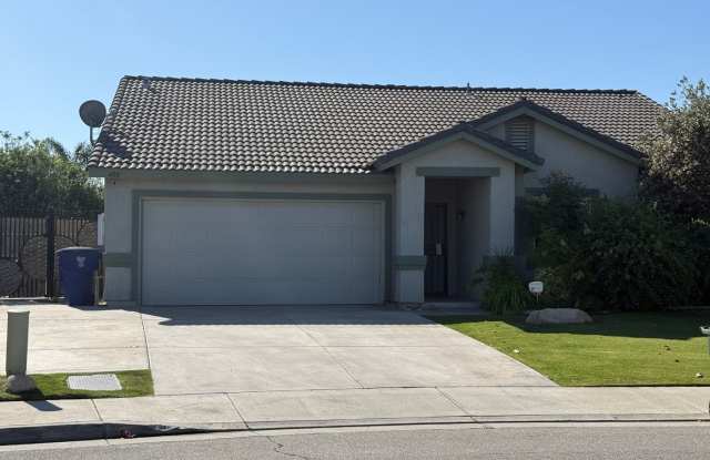 Home with a Huge backyard! COMING SOON!!! photos photos