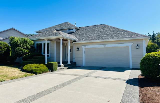 Beautiful 4 bedroom, 3 bath Mount Vernon Home - 2108 South 18th Street, Mount Vernon, WA 98274