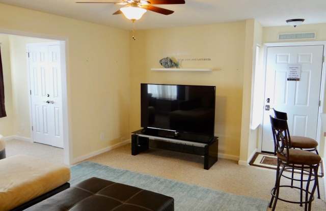 2270 Andover Unit G Gallery 3
