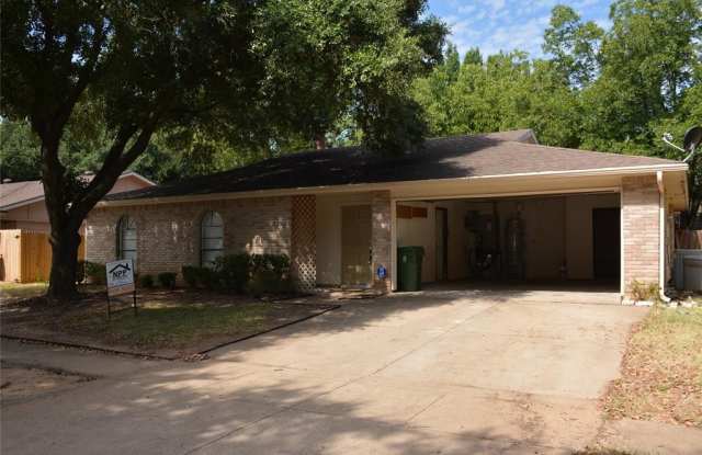 2610 Creekview Drive - 2610 Creekview Drive, Arlington, TX 76016
