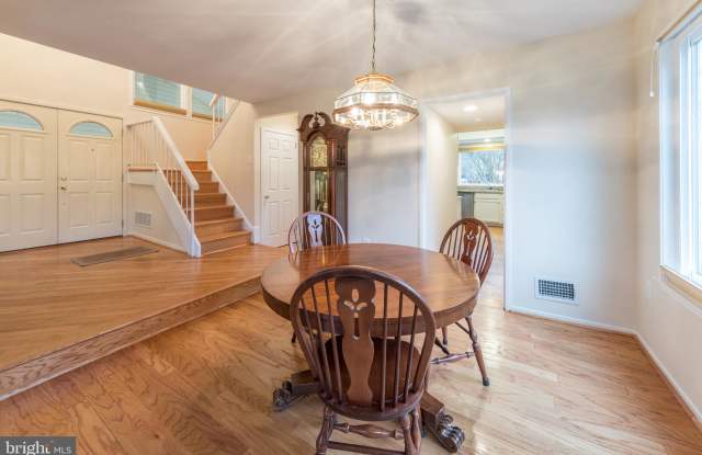4409 COLDBROOKE COURT Gallery 4
