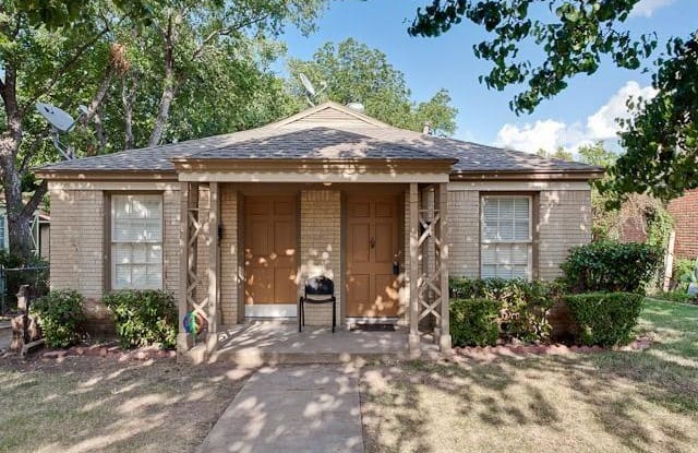 414 N Montreal Avenue N - 414 N Montreal Ave, Dallas, TX 75208