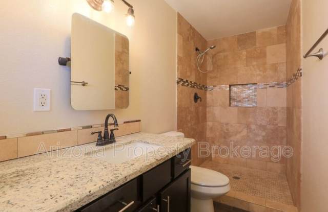 2522 E. Fairmont Dr. Gallery 4