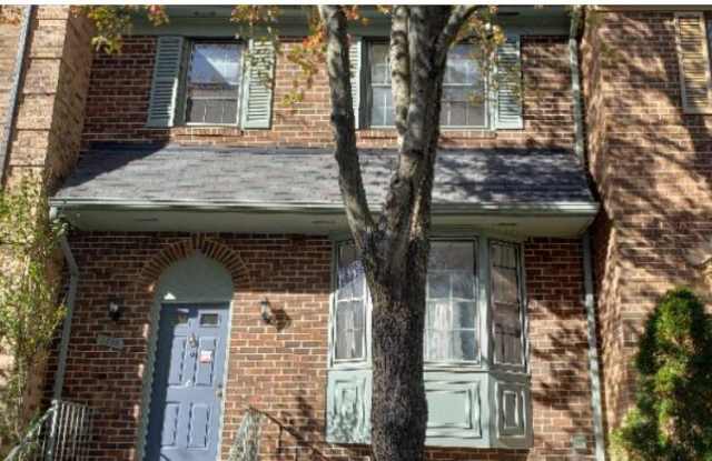 2868 KELLY SQ - 2868 Kelly Square, Oakton, VA 22181