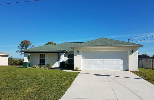 3002 52 Street W Gallery 1