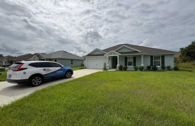 Beautiful 4-Bedroom Home with Spacious Master Suite & 2-Car Garage! Marion Oaks Gallery 1