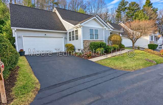 3/2.5 Villa in Duncraggen - Private Outdoor Living Spaces Gallery 1