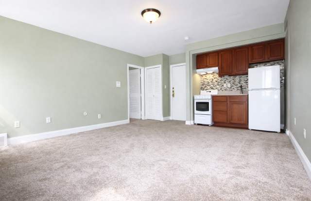 4651 CENTRE AVEAPT 37 photos photos