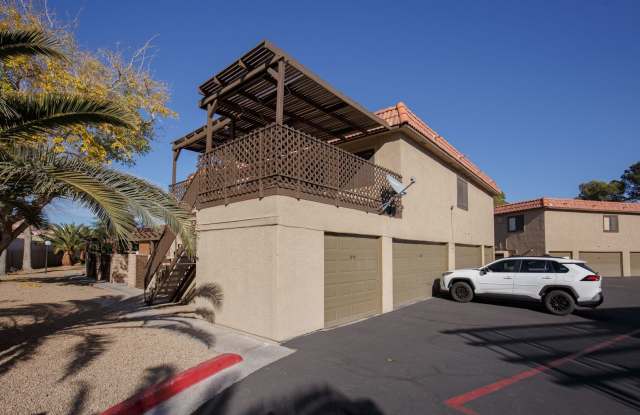 Charming 2nd floor townhome with large, covered patio, 1 car garage Gallery 1
