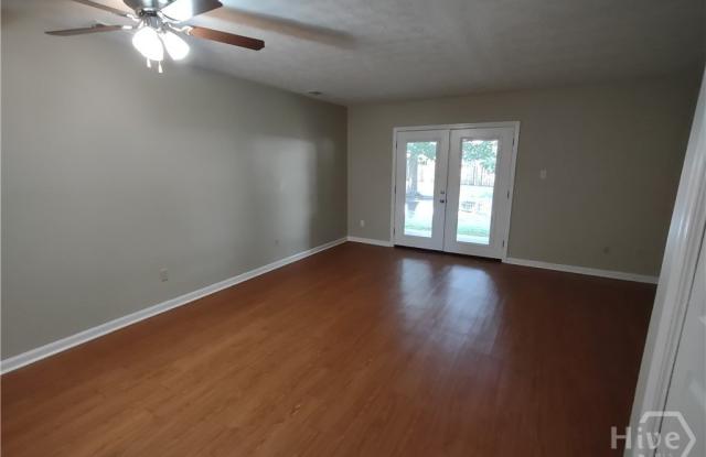 282 Greenwich Drive Gallery 4