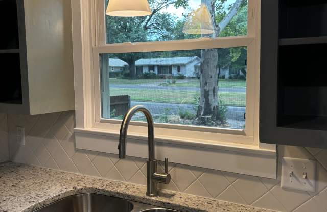 3900 Sanger Avenue - 3900 Sanger Avenue, Waco, TX 76710