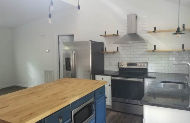 5107 Glenview Court Gallery 3