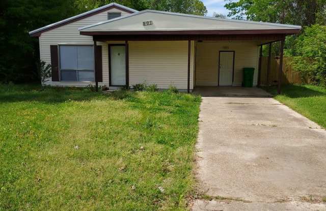 Newly remodeled 3/1 walking distance to restaurants and more photos photos