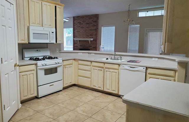 6700 Dogwood Lane Gallery 3