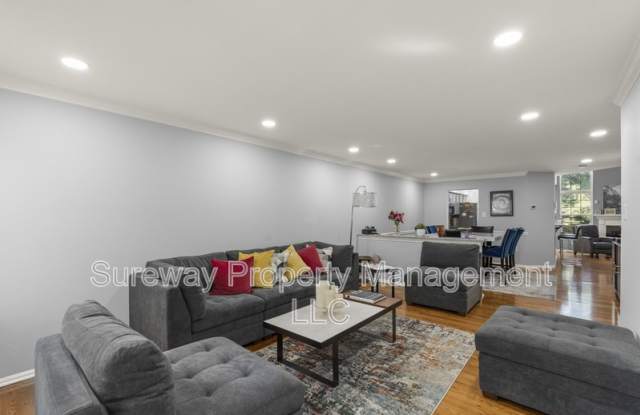 2028 Greenes Way Circle Gallery 4