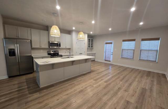 4 Bed, 3.5 Bath Townhome Located just minutes from the VA/NC Line Gallery 4