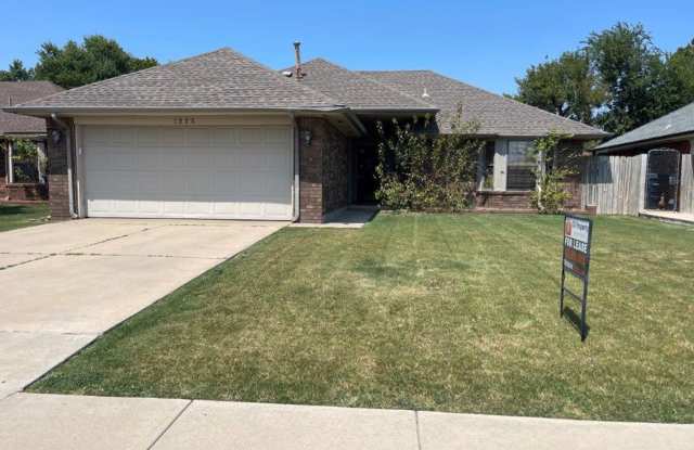 Large Covered Patio, Great neighborhood, with storm cellar! photos photos