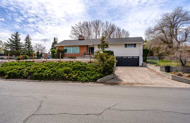2315 Armstrong Lane photos photos