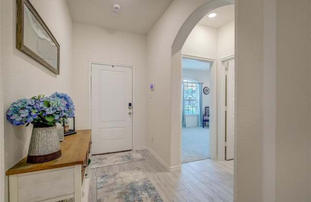 176 Mockingbird Gallery 3