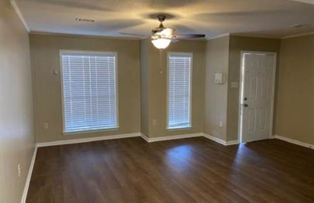 310 Mildred Street - A Gallery 3