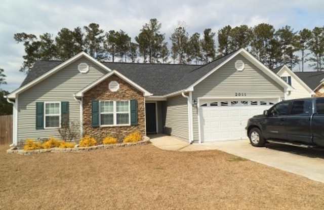 2011 W T. Whitehead Drive - 2011 West T Whitehead Drive, Jacksonville, NC 28546