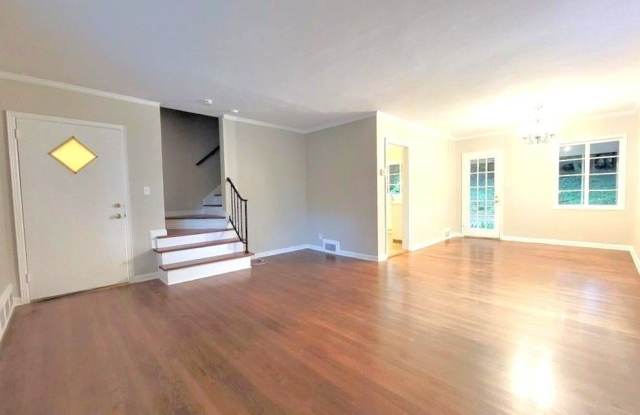 1321 Stillwood Drive NE Unit B photos photos