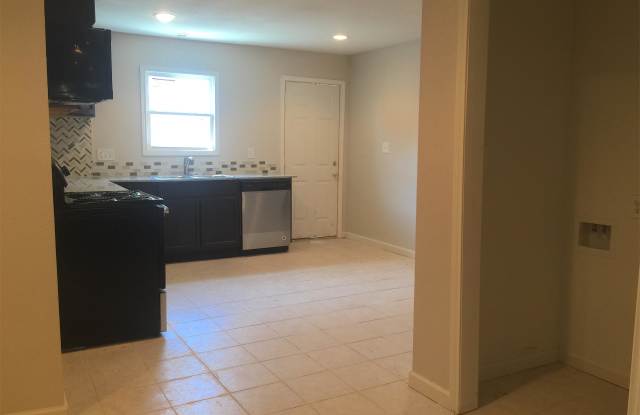 454 Lakeside Drive Gallery 3