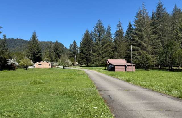 Country living in Dora right on the river. photos photos