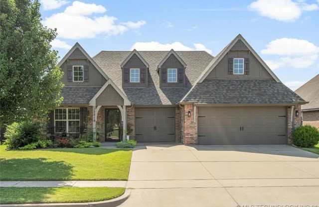 4 Bed 2 Bath, 3 Car Garage photos photos 4 Bed 2 Bath, 3 Car Garage photos photos
