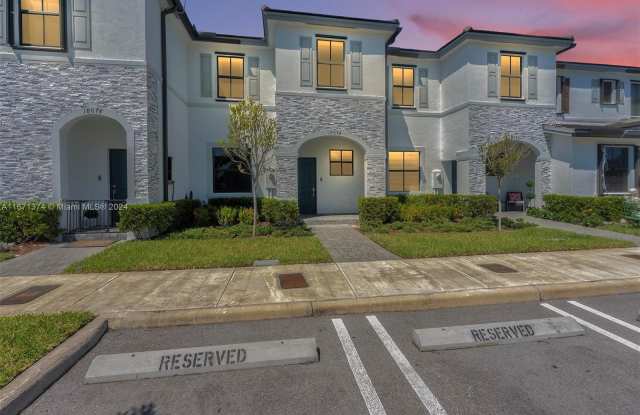 18074 SW 147th Ct Gallery 2