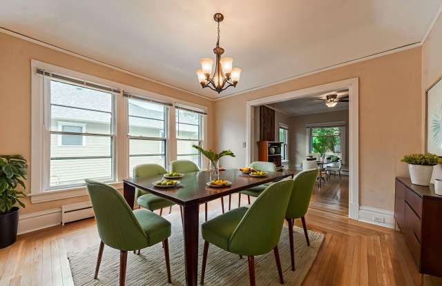 Victorian Home Downtown! photos photos