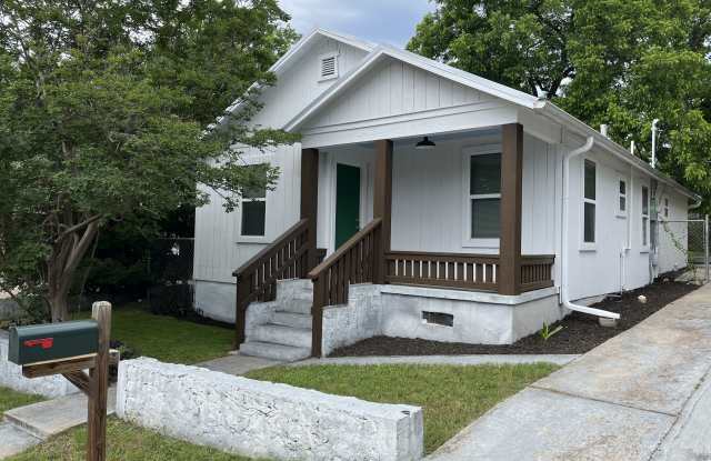 1904 East 10th Street photos photos