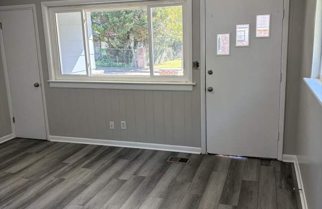 1113 Sheridan Avenue - A Gallery 2