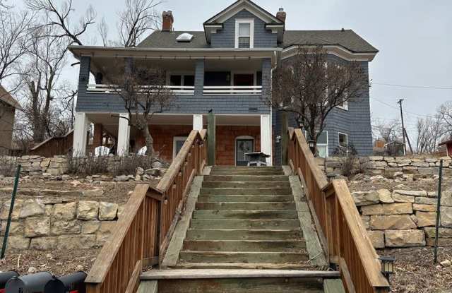 Spacious 2 Bedroom Home for Rent on Cooper Ave #2 - 708 Cooper Avenue, Colorado Springs, CO 80905