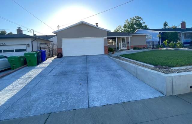 Coming Soon Gorgeous House in Hayward. photos photos
