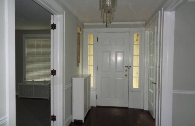 2131 Iuka Avenue Gallery 2