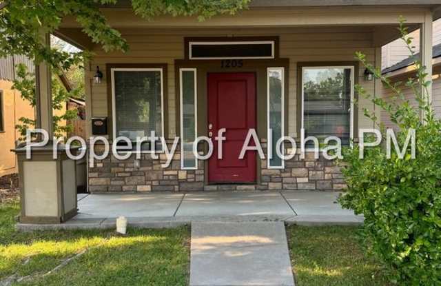 1205 W. Targee photos photos